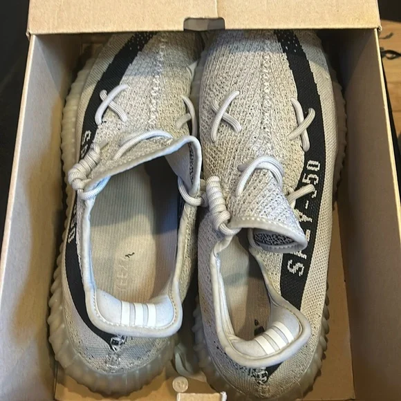 Unisex shoes sneakers adidas Yeezy - Picture 1 of 4